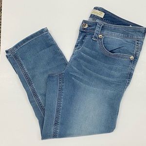 Seven7 Cropped Jeans Medium Wash Blue Sparkly Back Pockets Sz 8